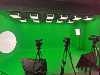提供绿幕虚拟演播厅 触控大屏录课室直播间 黑棚白棚摄影棚器材 提供绿幕虚拟演播厅 触控大屏录课室直播间 黑棚白棚摄影棚器材