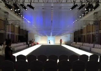 喷绘制作、展会搭建;灯光音响租赁;舞台行架租赁;会议服务 喷绘制作、展会搭建;灯光音响租赁;舞台行架租赁;会议服务